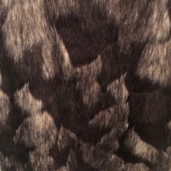 BCBGeneration long Faux-Fur Vest SZ Large - Picture 8 of 8